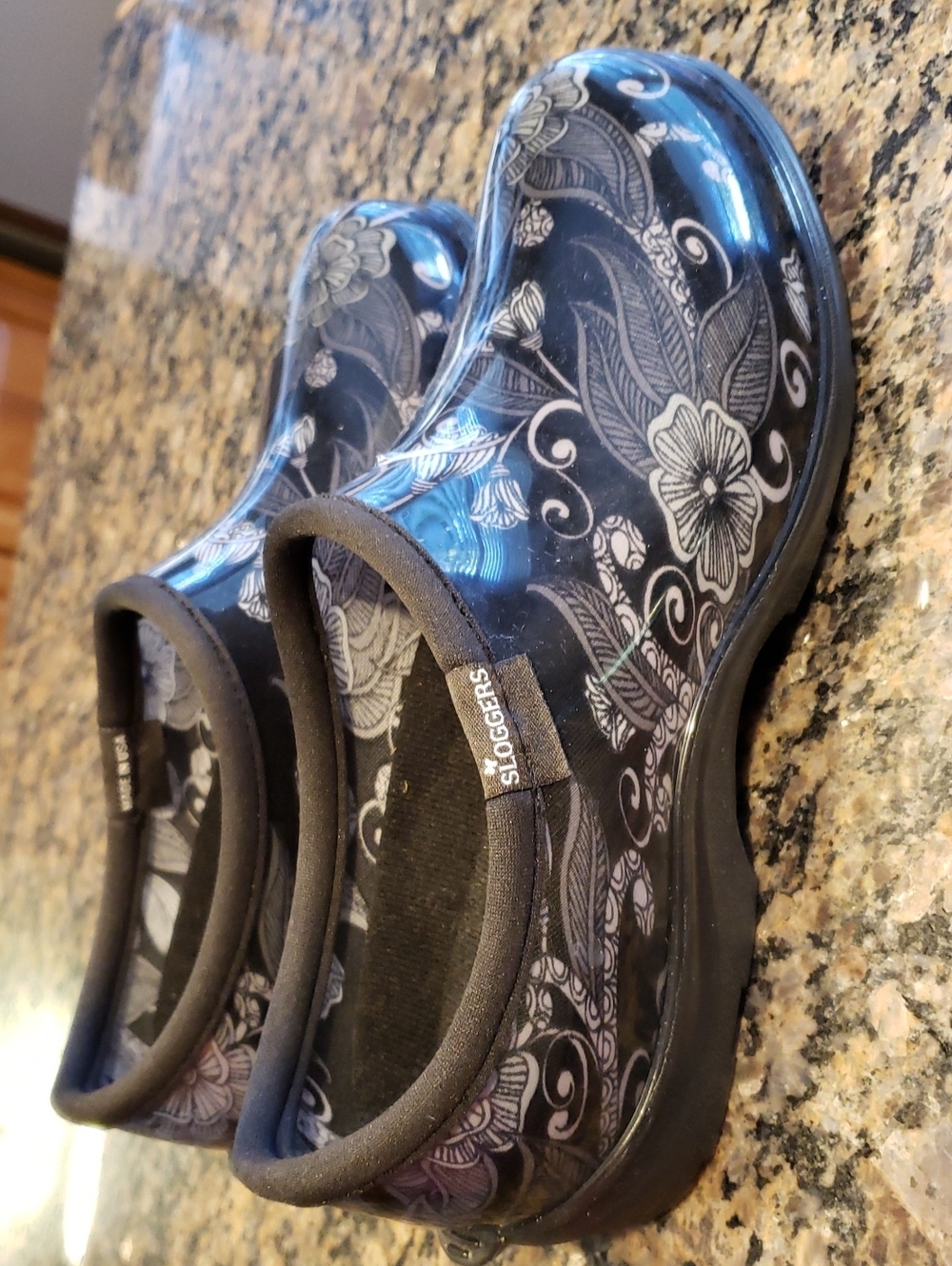 NWOT Sloggers Black Floral Print Waterproof Garden Clogs - Picture 4 of 5